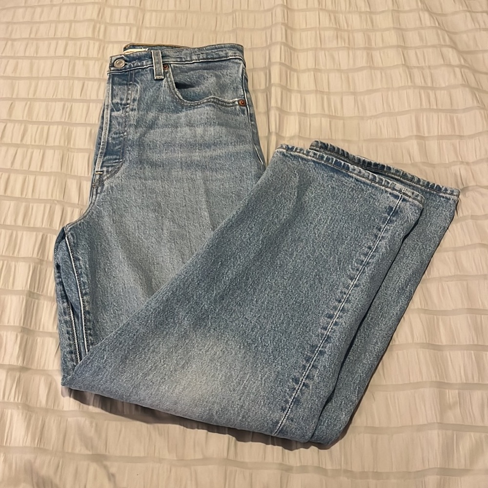 NEW levi’s ribcage straight jeans denim wide leg light wash size 29